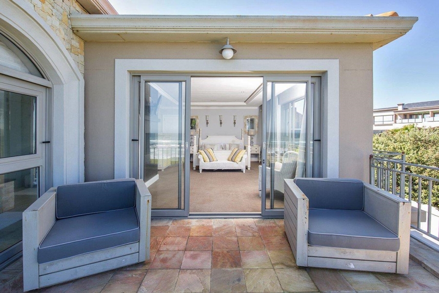 6 Bedroom Property for Sale in Myoli Beach Western Cape